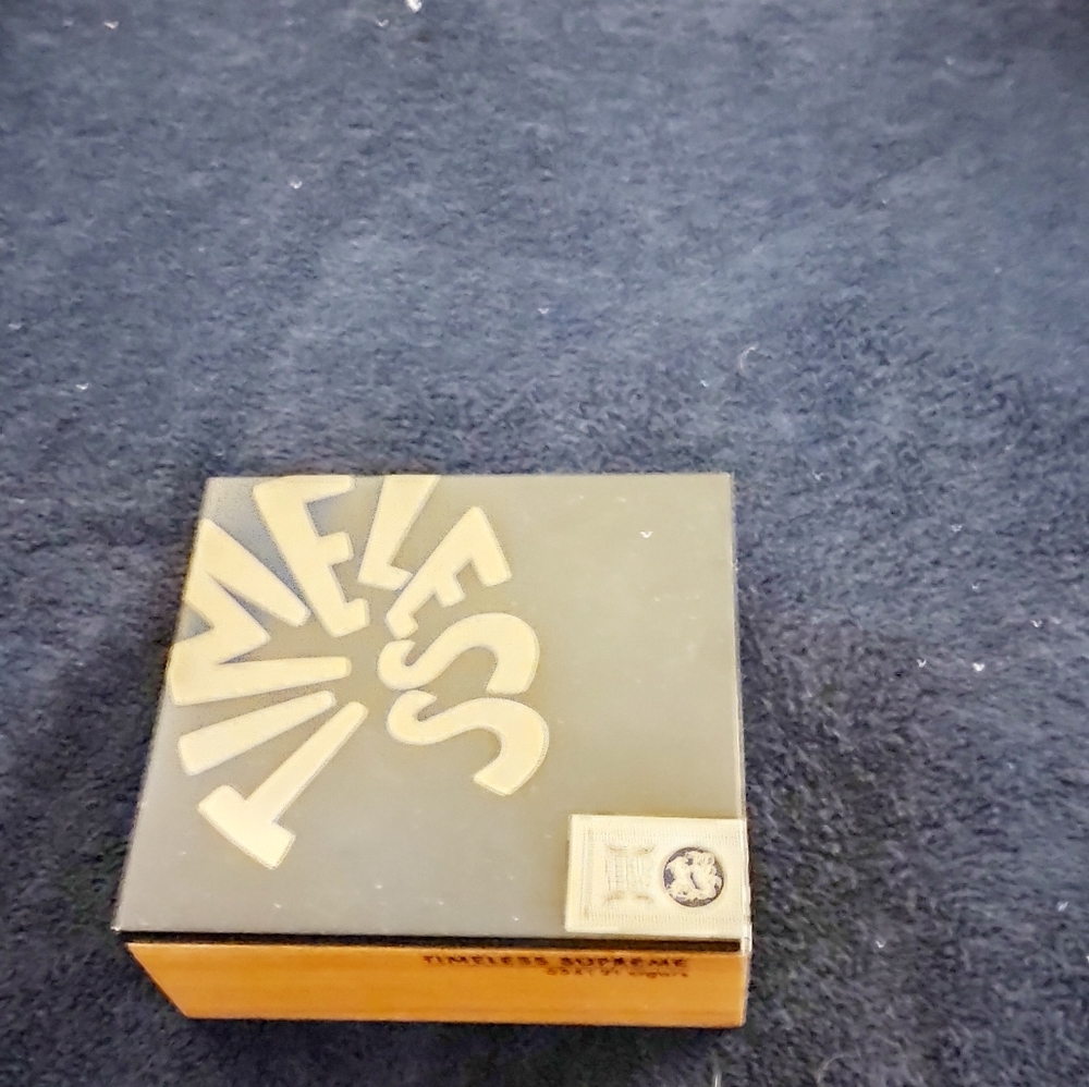 6 Empty cigar boxes group